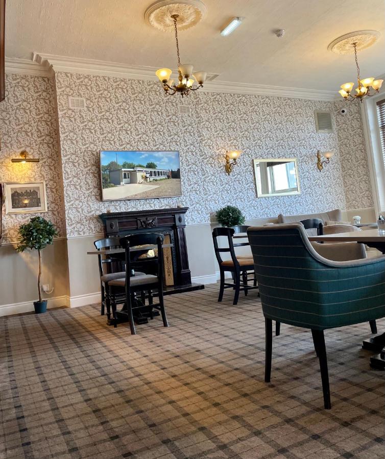 The Clarendon Hotel มอร์คัมบ์ ภายนอก รูปภาพ