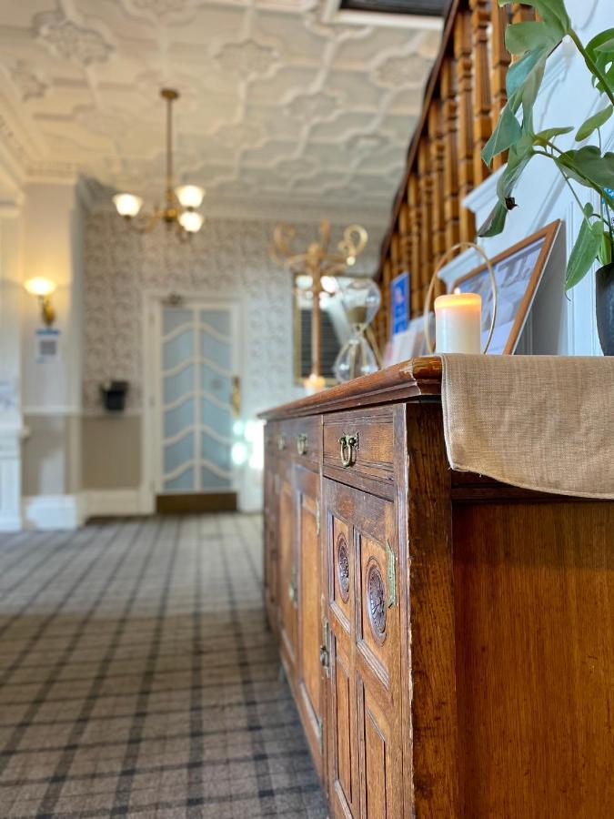 The Clarendon Hotel มอร์คัมบ์ ภายนอก รูปภาพ