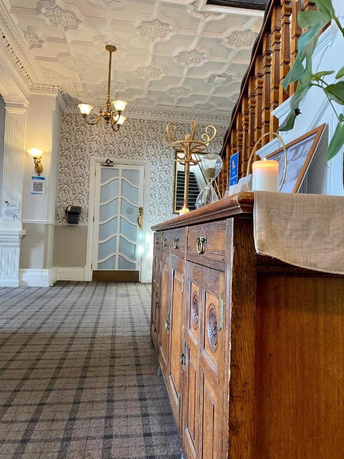 The Clarendon Hotel มอร์คัมบ์ ภายนอก รูปภาพ