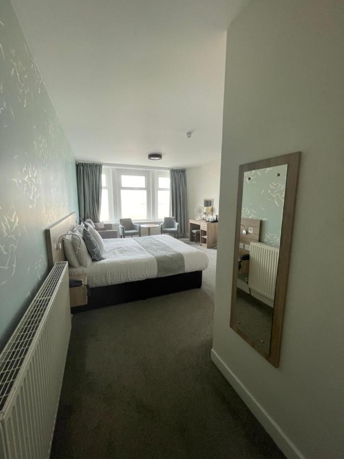 The Clarendon Hotel มอร์คัมบ์ ภายนอก รูปภาพ