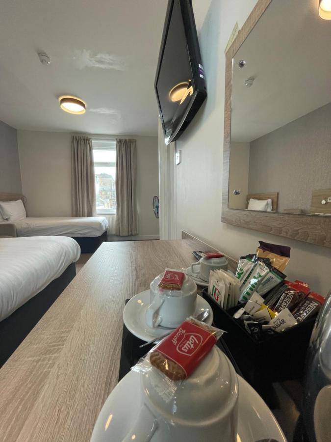 The Clarendon Hotel มอร์คัมบ์ ภายนอก รูปภาพ