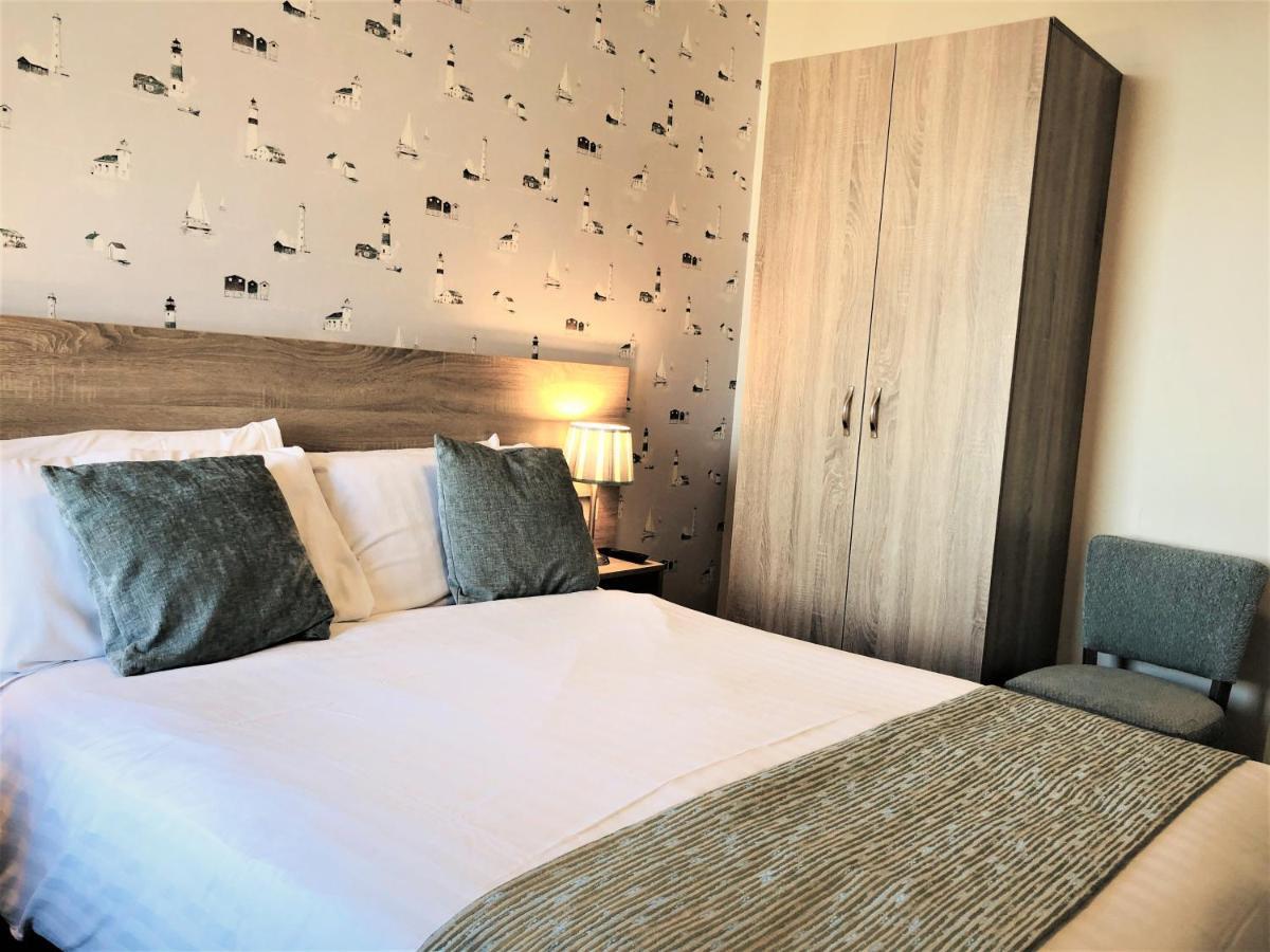 The Clarendon Hotel มอร์คัมบ์ ภายนอก รูปภาพ
